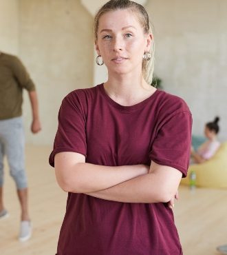 coach-in-dance-studio-2021-08-29-15-19-36-utc.jpg